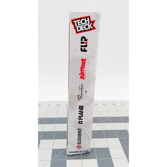 Tech Deck DLX Pro Pack of 10 Different Fingerboards 2022 Regular Size NIB - Picture 5 of 11